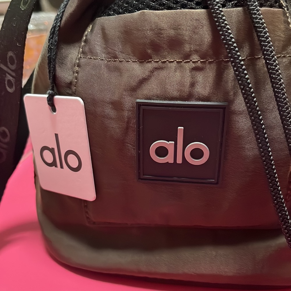 Alo Utility Cross Body Bucket Bag in Espresso + Black - Picture 5 of 13